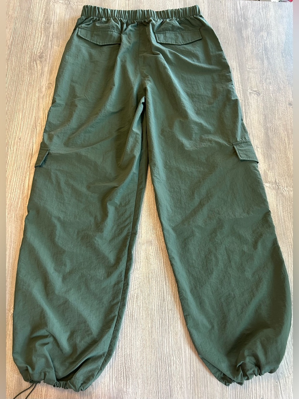WILO the Label Pine Green Parachute Cargo Jogger Pants Adjustable Hems Sz Medium - Picture 3 of 10